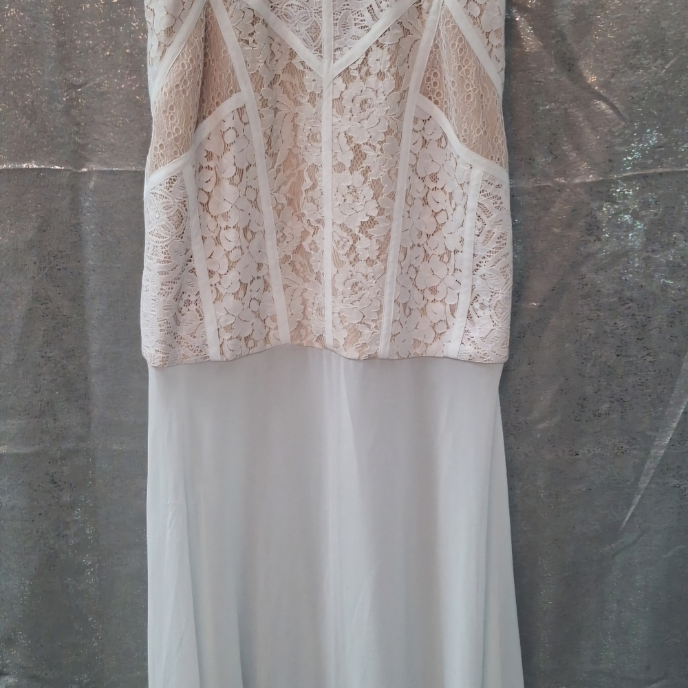 BCBG Maxazria 'Vivienne' white lace dress wedding prom - Picture 2 of 9